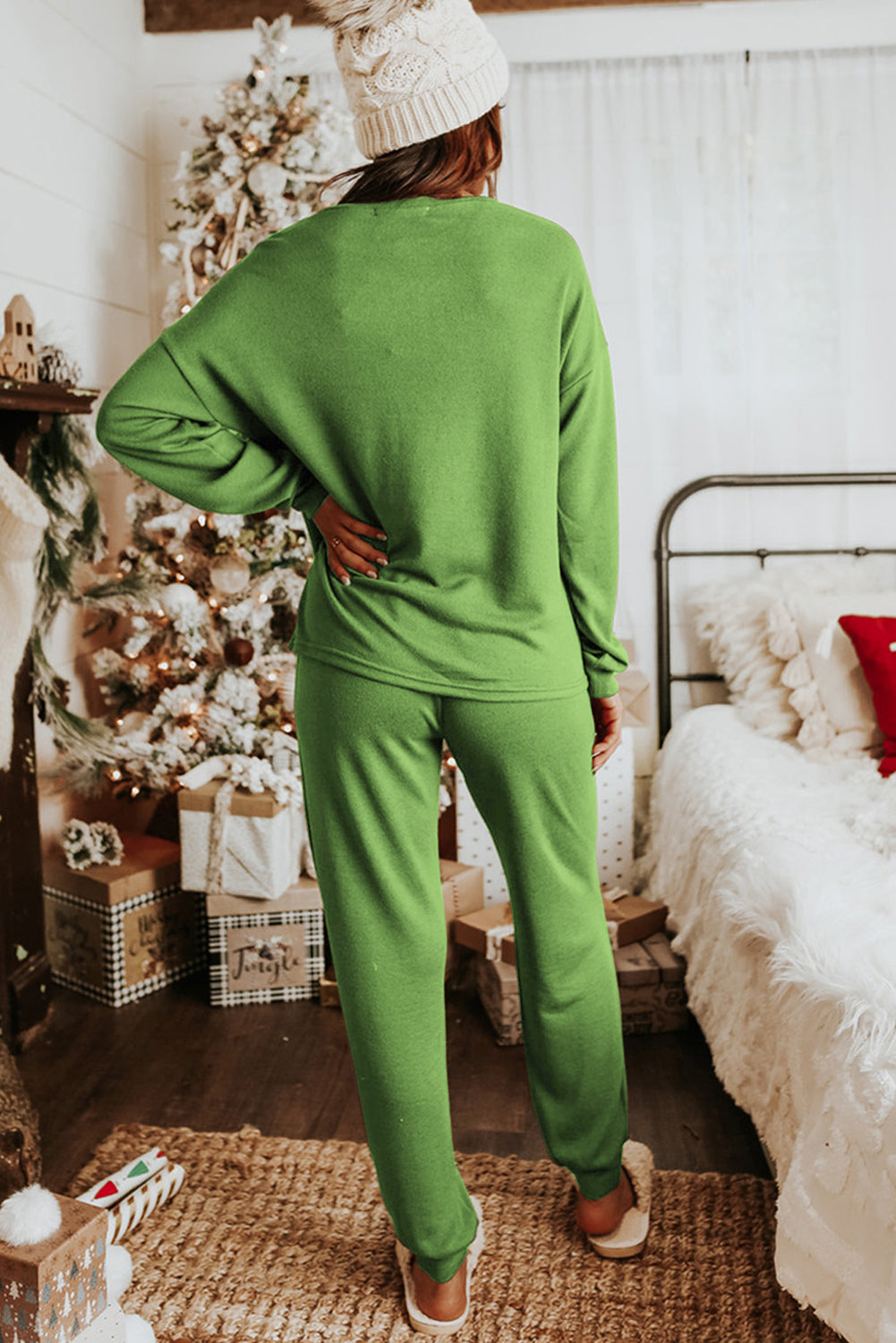 Spinach Green Long Sleeve Pullover & Jogger Pants Lounge Set