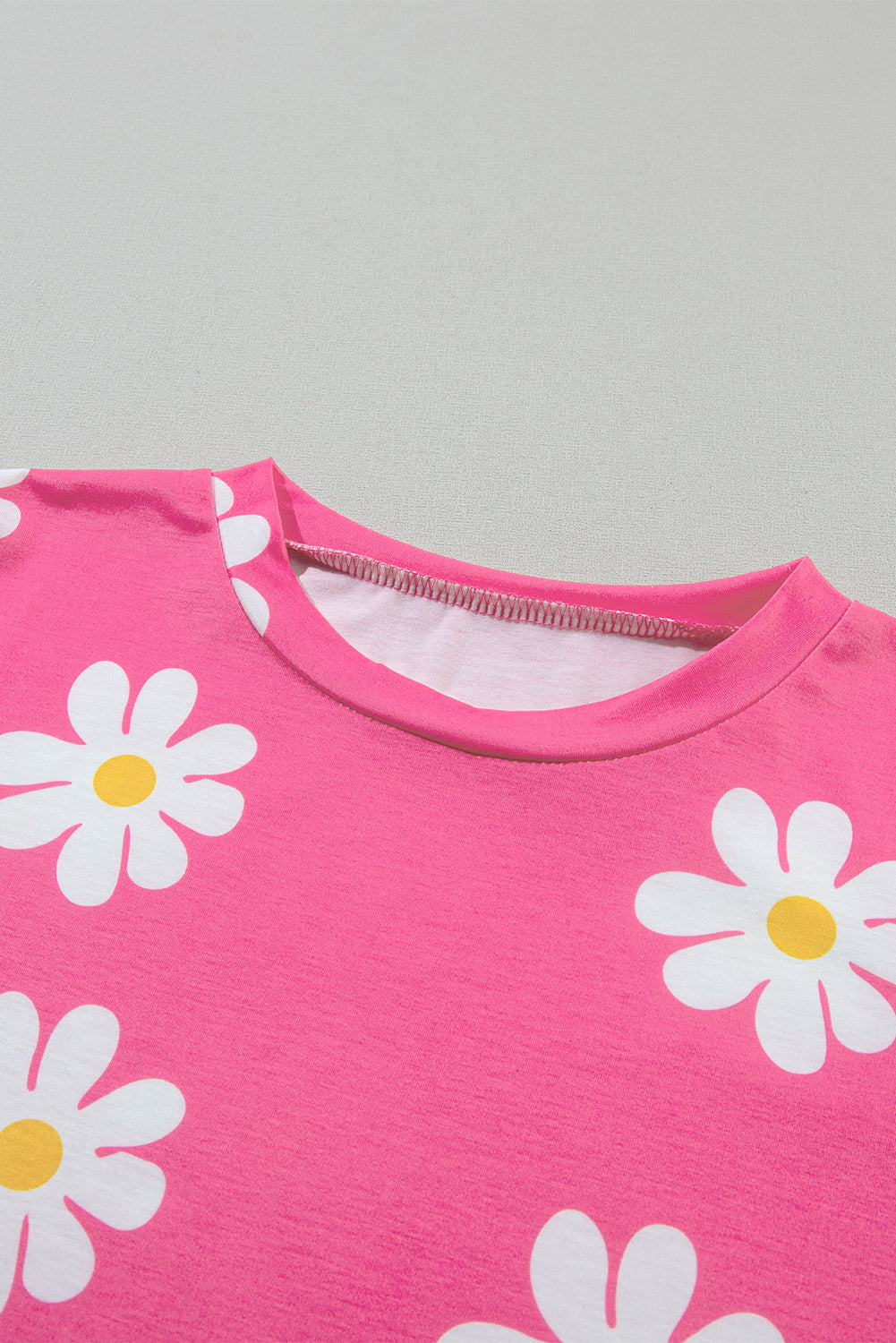 Pink Daisy Print Crewneck T Shirt